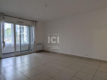 SAINTE LUCE SUR LOIRE CENTRE VILLE APPARTEMENT T1 33Mï¿½ Parking Loggia
