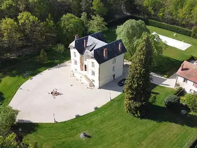 Sainte Montaine 18700 Achat / Vente maison 7 pièces t7 au dernier étage terrasse