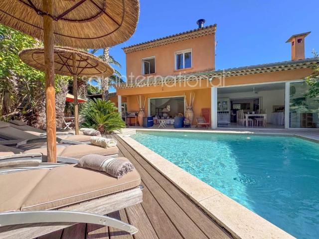 Sainte Maxime: magnifique villa à 1.5km du centre ville. 180m² Sainte Maxime