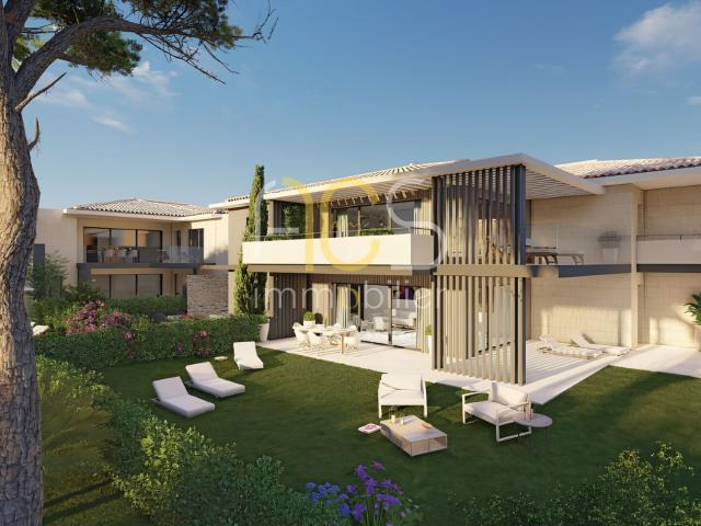Sainte Maxime Appartement T3 de 79 m2 avec deux terrasses et deux jardins aperçu mer 200m de la plage