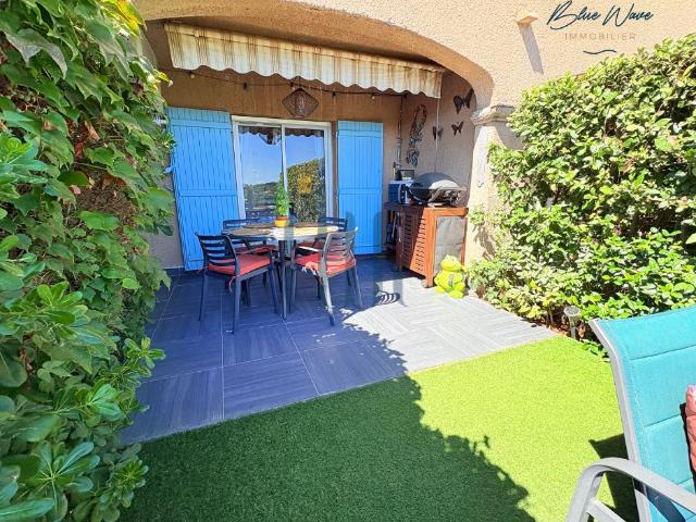 SAINTE MAXIME STUDIO AVEC TERRASSE & APERÇU MER