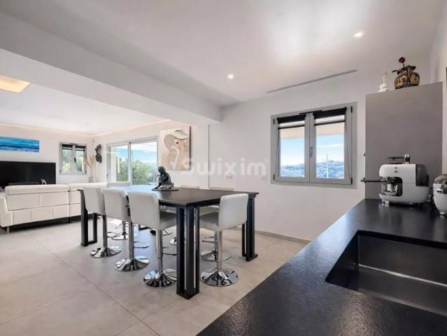 Sainte Maxime – Villa contemporaine avec piscine