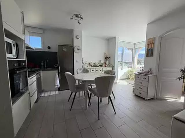 Sainte Maxime 83120 Achat / Vente appartement 3 pièces t3 au dernier étage