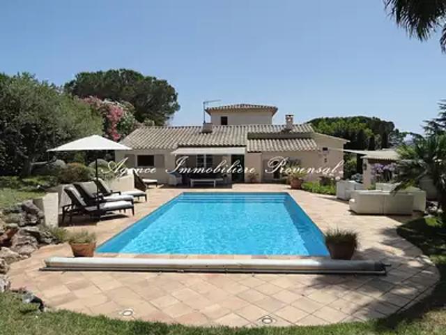 Sainte Maxime 83120 Location maison 5 pièces t5 piscine parking