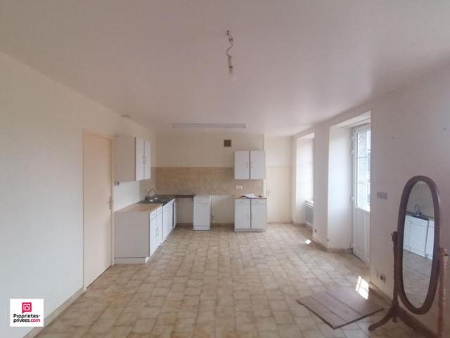 SAINTE MARIE LA ROBERT 61320 proche CARROUGES, Presbytère 150 m2 environ, 7 pièces, 5 chambres, PRIX 90990 honoraires 7,05% à la charge de l'acquéreur soit 85000 hors honoraires