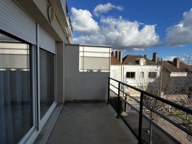 SAINTE SAVINE – APPARTEMENT TYPE 3 AVEC BALCON ET GARAGE