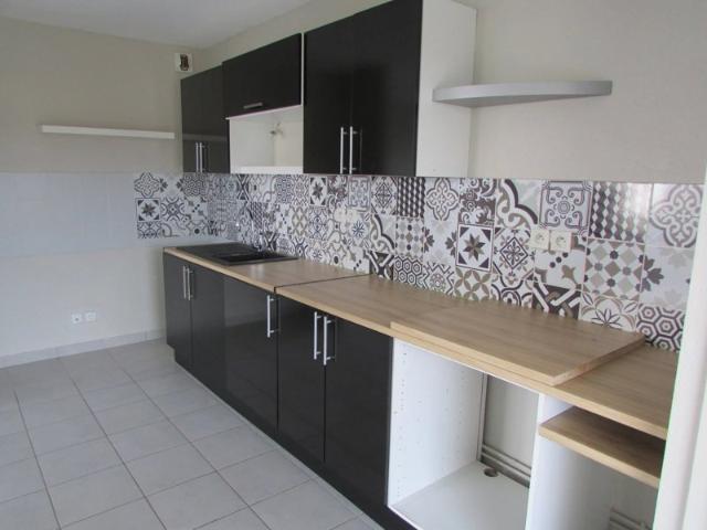 SAINTE SUZANNE Appartement en rez de jardin