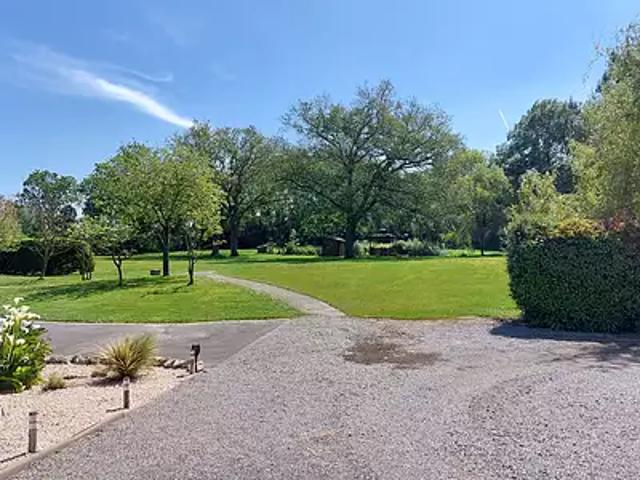 Sainte Pazanne 44680 Achat / Vente maison 6 pièces t6 au dernier étage piscine