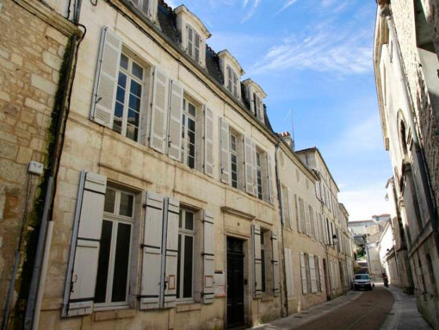 Saintes réhabilitation au coeur du centre historique