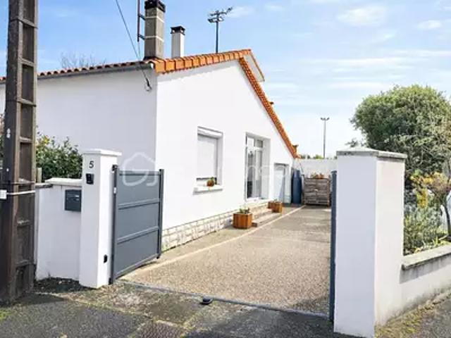 Saintes 17100 Achat / Vente maison 6 pièces t6 terrasse cave