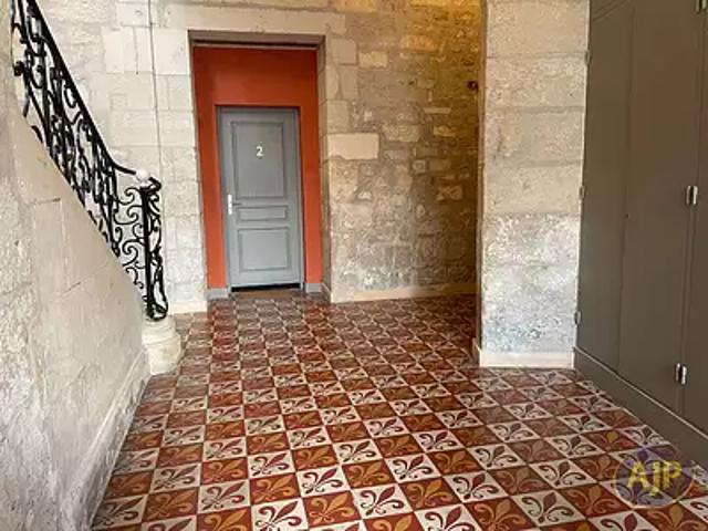 Saintes 17100 Achat / Vente appartement 1 pièce t1 au dernier étage