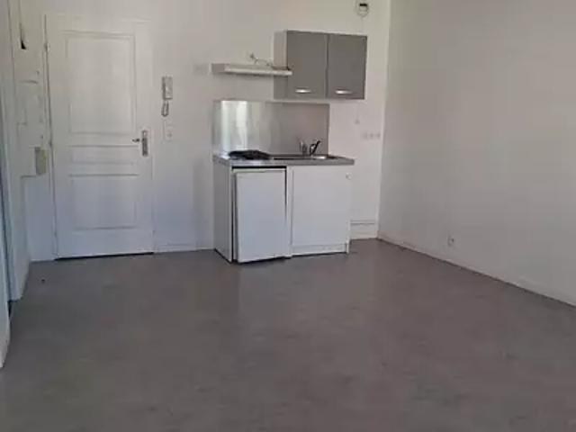 Saintes 17100 Location appartement 2 pièces t2