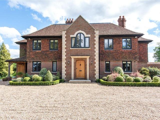 Saints Hill, Penshurst, Tonbridge. 5 bed detached house to rent £8,500 pcm £1,962 pw