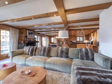 SAISONALE MIETE Komplett renovierte, geräumige 5 Bett Wohnung mit 5 Bädern im Zentrum von Verbier, mit einem Whirlpool und einer großen Terrasse mit Bergblick