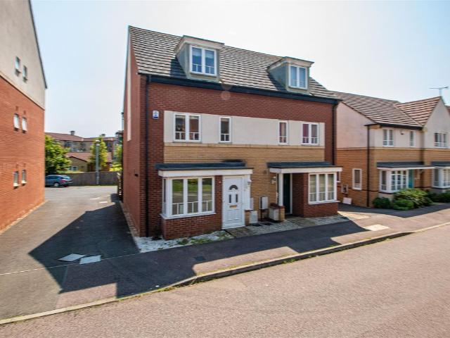 Sakura Walk, Willen Park, Milton Keynes MK15, 4 bed town house to rent, £1,900 pcm | PrimeLocation