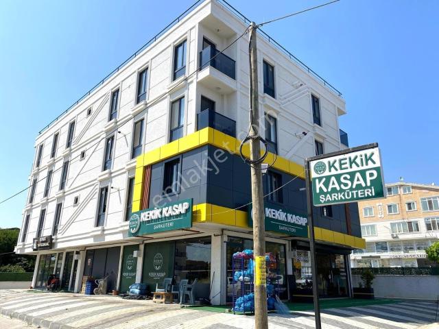 Saka Gayrimenkul'den Kiralık 1+1 Cadde Cepheli Kombili Daire