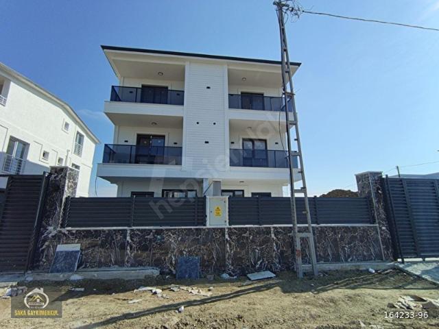 Saka Gayrimenkul'den Satılık 4+1 sıfır güney cephe Villa
