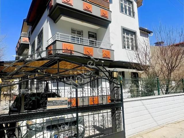 Sakarya Mah 710 M2 Arsa İçinde 2.5 Katlı Müstakil Ev