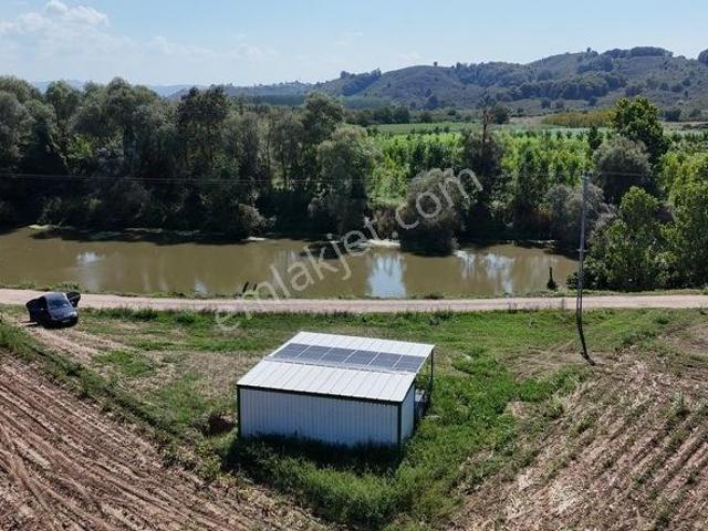 Sakarya Nehrine Cephe 7.500 M2 Arsa İçerisinde Konteyner Ev