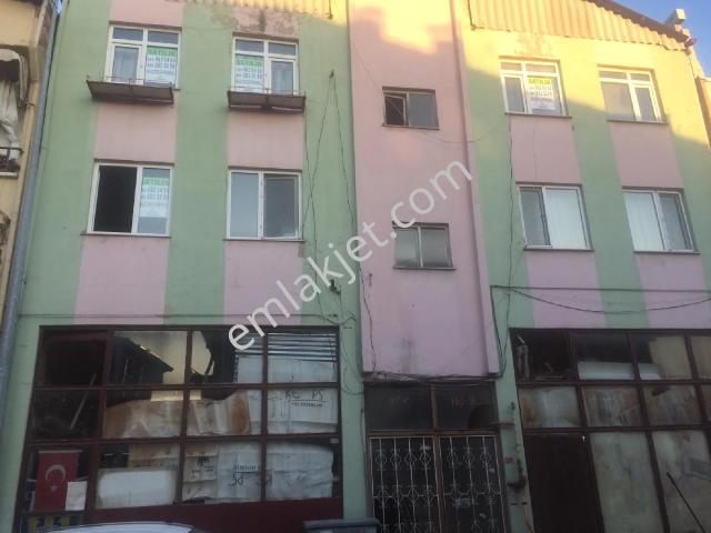Sakarya Adapazarı Hasırcılar Cami Yani 3katlı Bınanın 2 Katı Acil Satılıktır