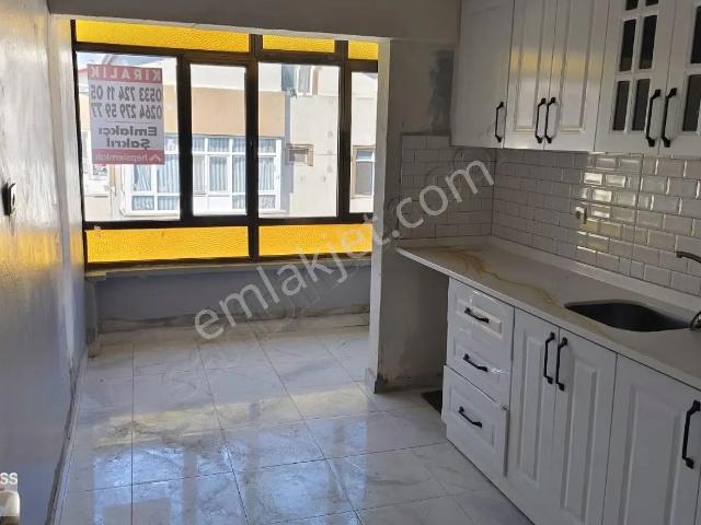 Sakarya Adapazari Merkeze Yurume Mesafesınde 2+1 Satılık Dair