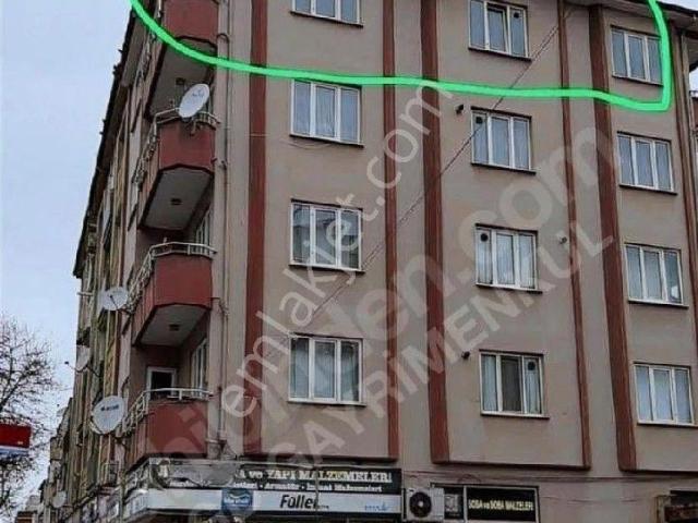 Sakarya Caddesinde 2+1 100 M2 Daire Satılık.