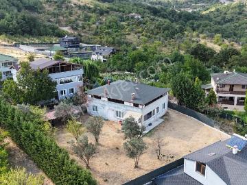 Sakarya Geyve Köprübaşı 1000 M2 Arsa İçinde 330 M2 Müstakil Ev
