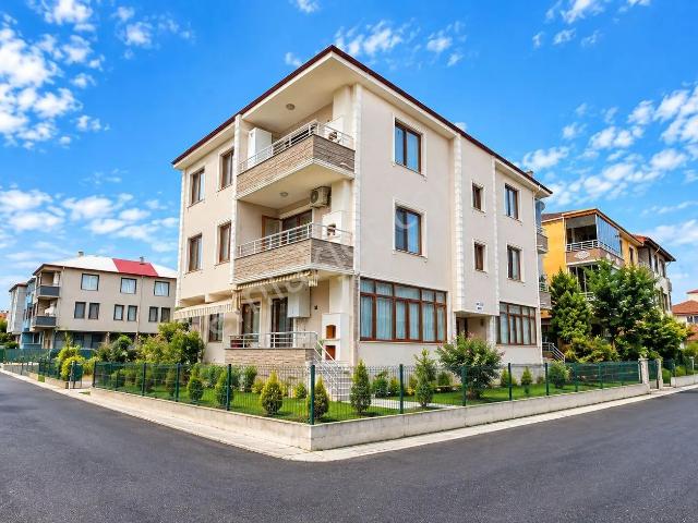 Sakarya Karasu Da Yalı Mah De Ayrı Mutfak Şahane Ara Kat 2+1 Daire