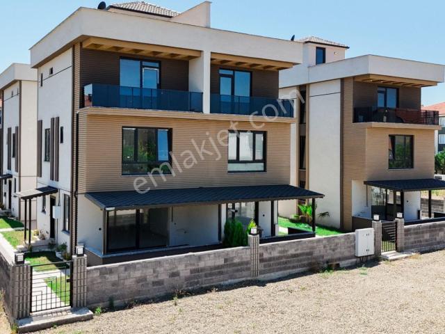Sakarya Karasu Da Havuzlu 3+1 Villa