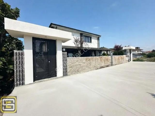 Sakarya Karasu'da Müstakil Bahçeli Ve Verandalı 2+1 100 M2 Villa