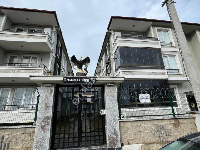 Sakarya Karasuda Havuzlu Özkanlar Sitesinde 2+1 Kiralık Arakat