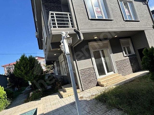SAKARYA KOCAALİDE HAVUZLU HAMAMLI 3+1 ÖZEL YAPIM VİLLA