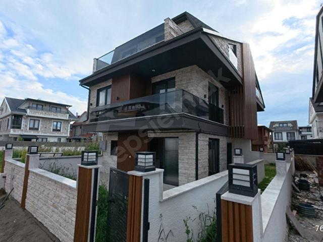 SAKARYA KOCAALİ DE ULTRA BAHÇE ULTRA GENİŞ ALAN 4+1 VİLLA DENİZ MANZARALI
