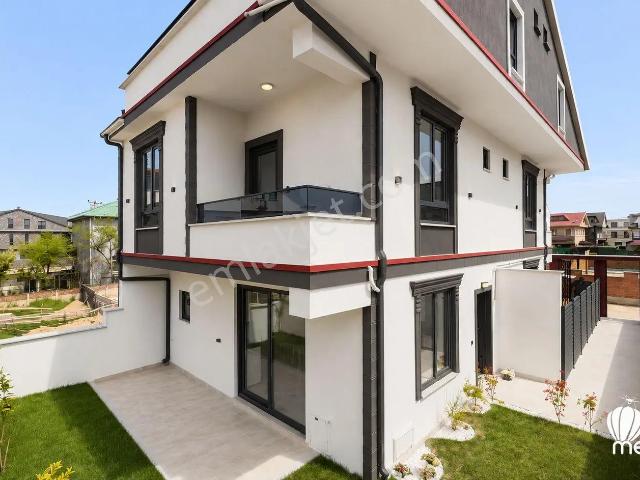 Sakarya Kocaali De Yalı Mah De Geniş Bahçeli Satılık 4+1 Villa