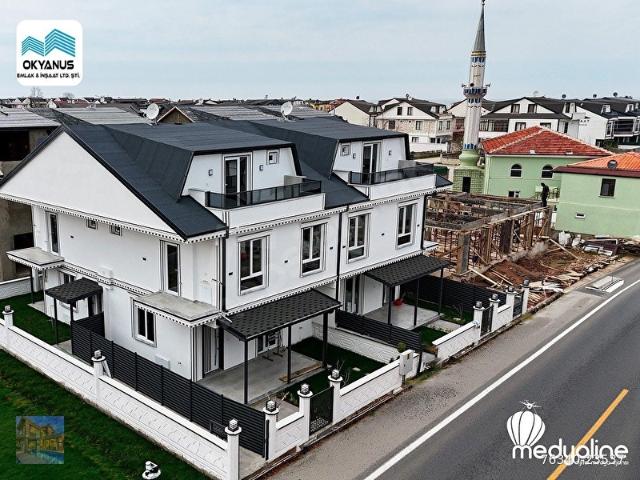 SAKARYA KOCAALİ DE ZARİF VE ŞIK GENİŞ BAHÇELİ SATILIK 3+1 VİLLA