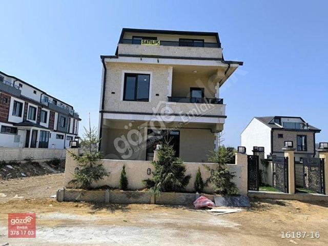 SAKARYA KOCAALİ İLÇESİ GÖZDE EMLAK'TAN SATILIK FULL YAPILI YAZLIK KIŞLIK VİLLA