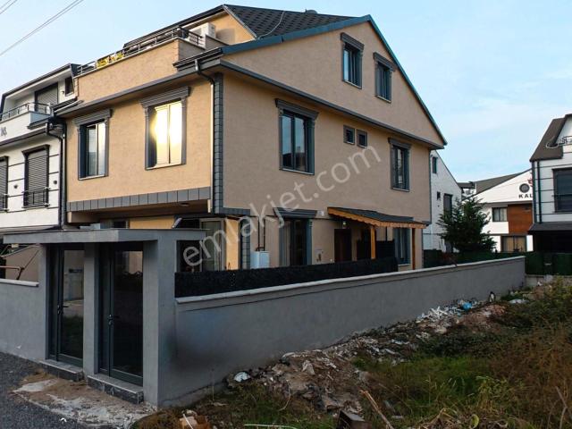 Sakarya Kocaali Yalı Mah.’de Ön Cephe, Eşyalı Villa Fırsatı