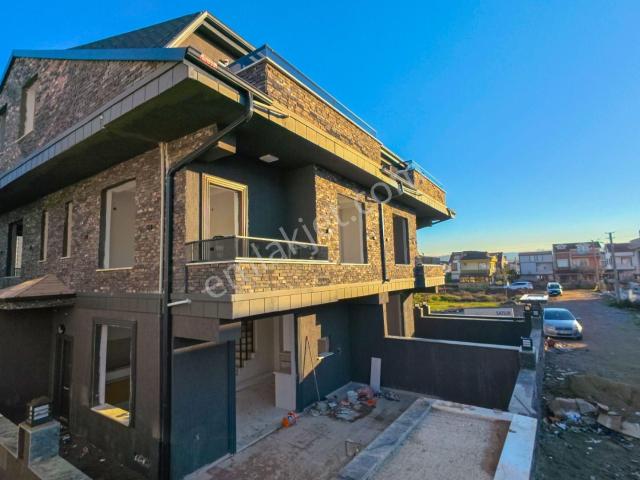 Sakarya Kocaali'de Denize Yakın, Bahçeli Ve Modern 3+1 Villa