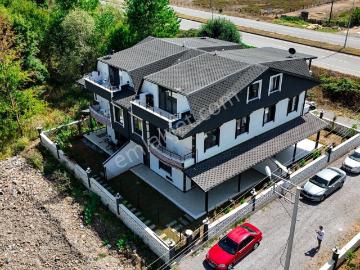 Sakarya Kocaalide Müstakil Havuz Ve Bahçe Kullanımlı Villa!