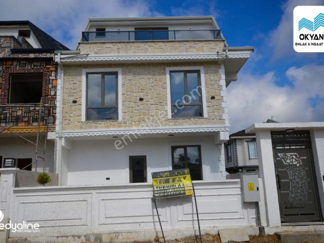 Sakarya Kocali De Deniz Manzaralı Geniş Müstakil Bahçeli Satılık 3+1 Villa