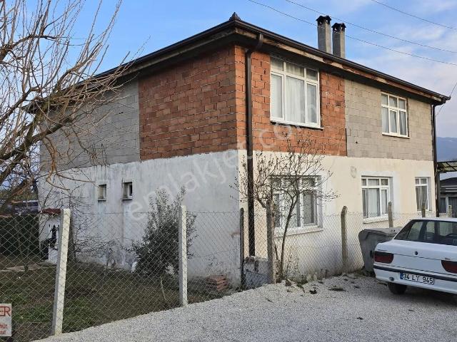 Sakarya Pamukova Karapınar Mah. Manzaralı 2 Adet Müstakil Ev