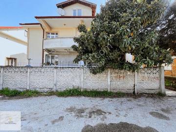 Sakarya Royal'den Köprübaşı Mh'de Arsa İçerisinde Müstakil Ev