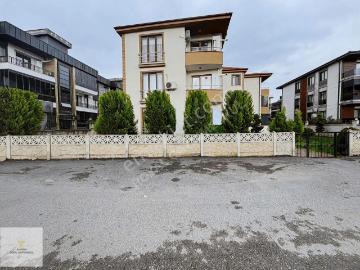 Sakarya Royal'den Tekzen Koleji Karşısı 2+1 Daire