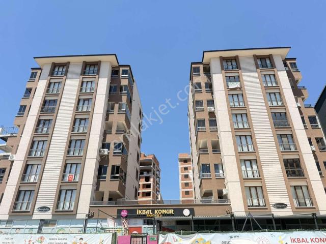 Sakarya Siteler 3 Cephe Cadde Üzeri Kiralık 2+1