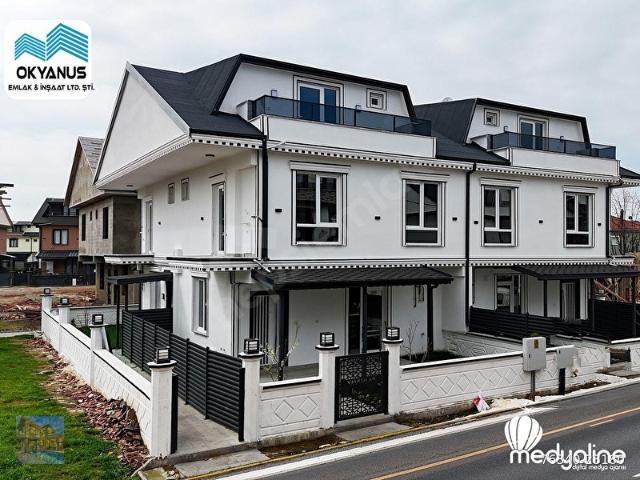 SAKARYAKOCAALİ'DE SATILIK 3+1 DENİZE ÇOK YAKIN FIRSAT VİLLA