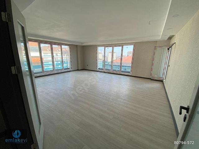 SAKLIVADİ KONAKLARINDA 6. KATTA 220 M BRÜT 4+1 FERAH DAİRE
