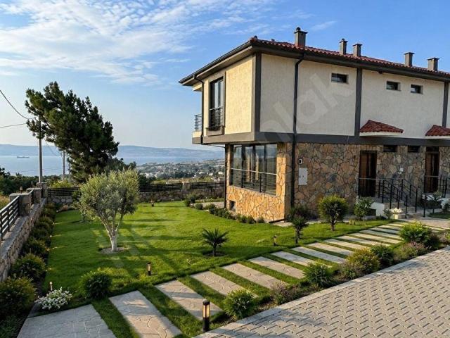 saltıkkta fırsat geniş villalar full boğaz manzaralı kaçmaz