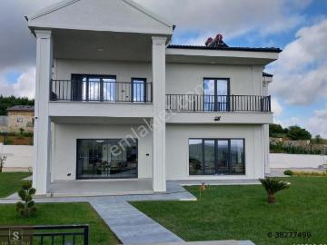 Saltıkoğlu'ndan Oklalıda 2900 M² İçinde Havuzlu Lüks Villa