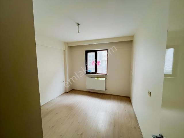 Saltak Caddesine Yakın Sıte Içerısınde 2+1 Kiralık Daire