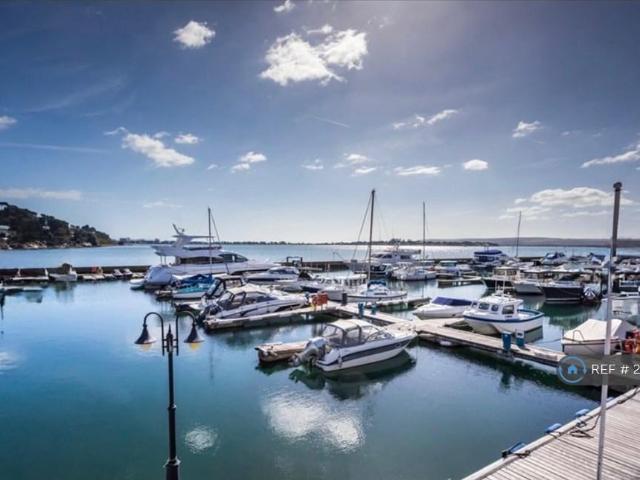Salterns Way, Poole, BH14 2 bed flat to rent £2,650 pcm £612 pw
